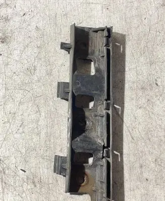 Volkswagen PASSAT B6 Front bumper mounting bracket 3C0807183