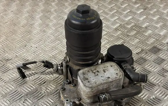 Audi A6 S6 C6 4F Oil filter mounting bracket