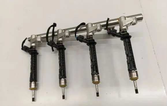 Mercedes-Benz E W214 Fuel injectors set A2540700500 A2540700700