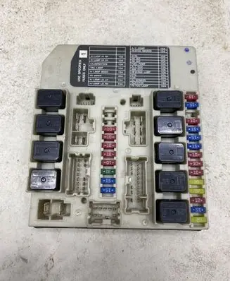 Nissan Pathfinder R51 Fuse module 284B7EB310