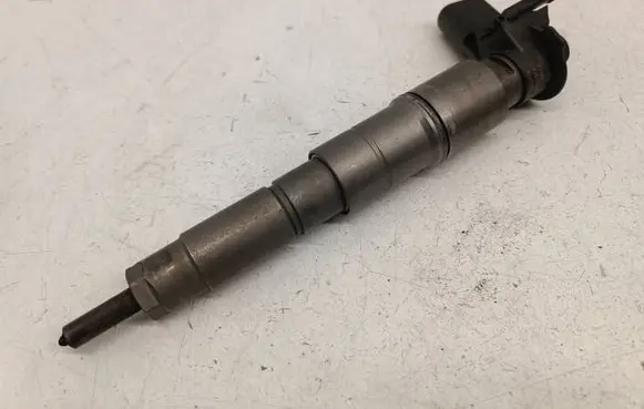 BMW 7 E65 E66 Fuel injector 7792721 0445115070 779272108