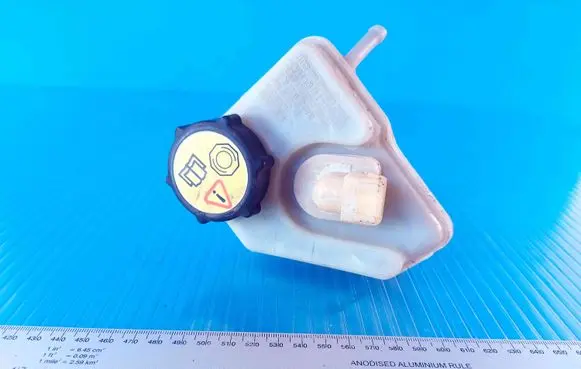 Ford Mondeo MK II Brake fluid reservoir 3350882491