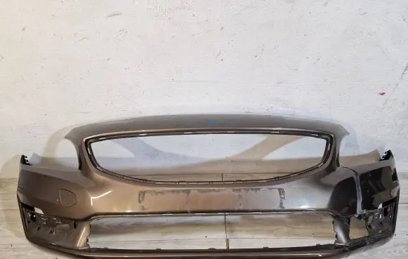 Volvo V60 Front bumper 31323331