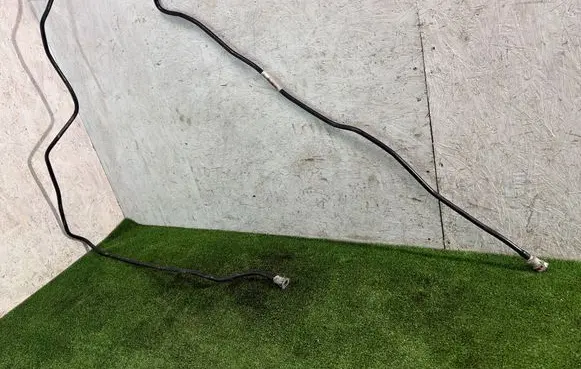 Porsche Macan (95B) Fuel line pipe 7449032