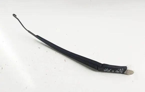 Toyota RAV 4 (XA40) Front wiper blade arm
