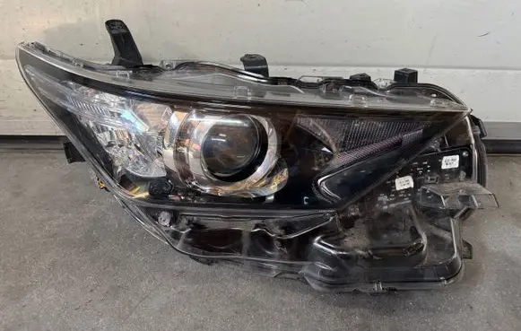 Toyota Auris E180 Headlight/headlamp 8113002K30 90078097