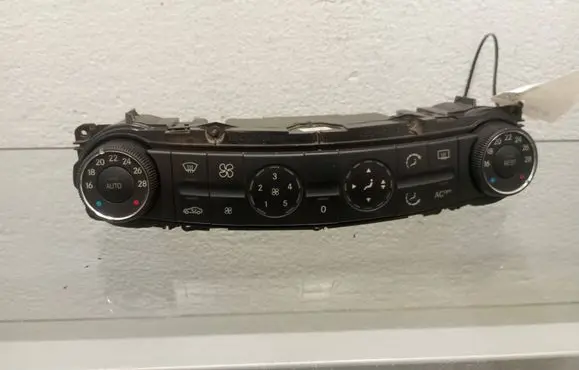 Mercedes-Benz E W211 Climate control unit 2118300385 SW1502 00074002