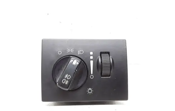 Chrysler 300 - 300C Light switch P68019901AE