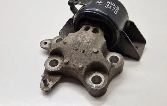 Buick Encore I Engine mount bracket 95273476 573AYE000