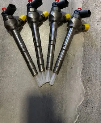 Skoda Superb B8 (3V) Fuel injector 04L130277AC 0445110469