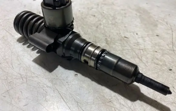 Mitsubishi Grandis Fuel injector 0414720404