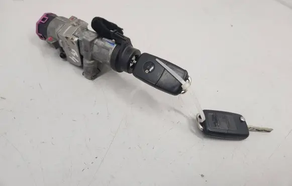 Volkswagen Golf IV Ignition lock 4B0905851M
