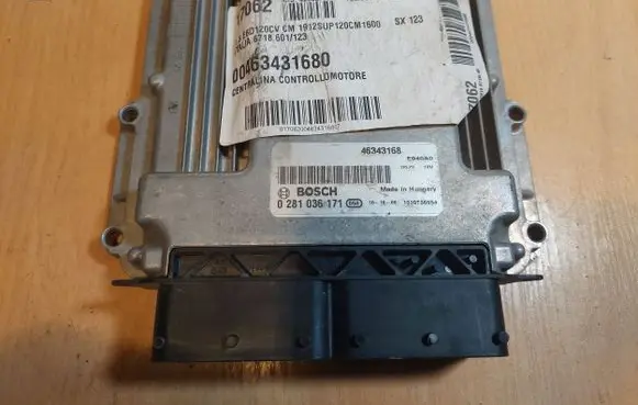 Alfa Romeo Giulietta Engine control unit/module ECU 0281036171 46343168 1039T86654
