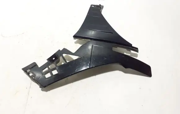 Mercedes-Benz CLA C118 X118 Front bumper mounting bracket A1188853501