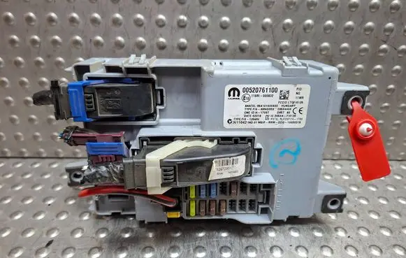Fiat Doblo Fuse box set S26312685 00520761100 520761100