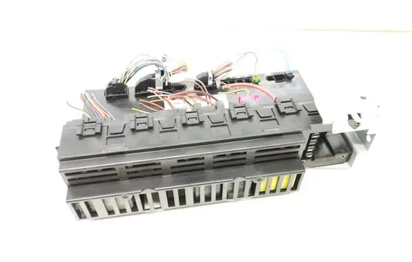 Mercedes-Benz E W211 Fuse module 2115454901 5DK00804725 0025421219