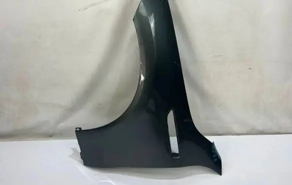 Mercedes-Benz EQC Fender