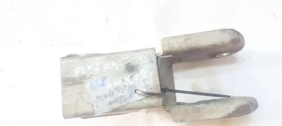 Renault Megane I Engine mounting bracket 