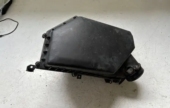 Volvo XC60 Air filter box 3913105