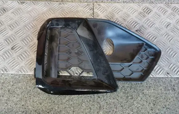 Audi A4 S4 B9 8W Tow hook cap/cover 8WD807681M