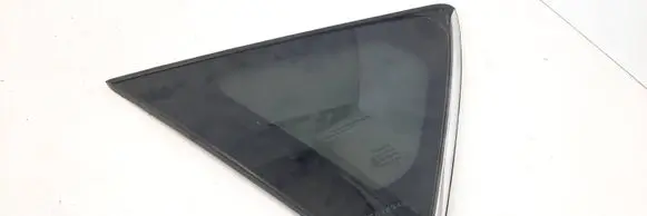 Toyota Auris E180 Rear side window