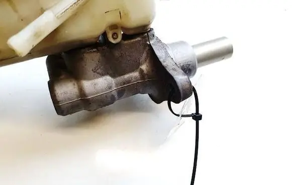 Toyota Yaris Master brake cylinder