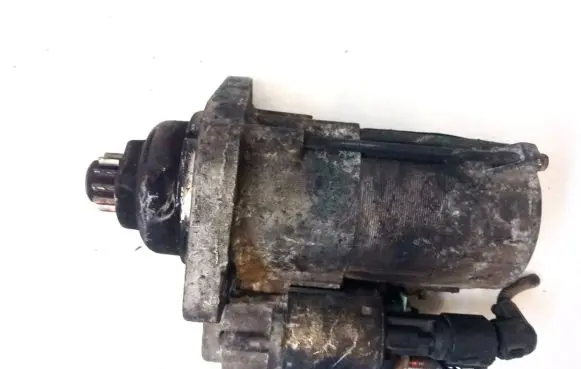Volkswagen Golf V Starter motor 02z911023a