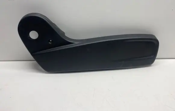Dodge Challenger Seat trim L0240774 T9570