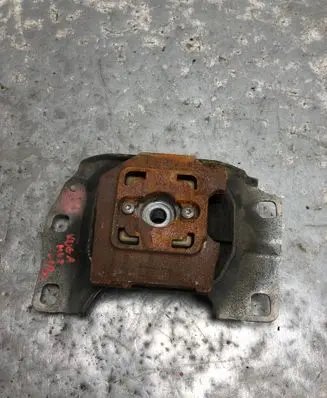 Ford Kuga II Engine mount bracket V61-7M121
