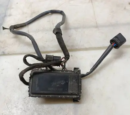 BMW 5 E39 Coolant fan relay C23303A143C502