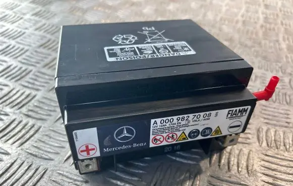 Infiniti Q30 Car battery A0009827008