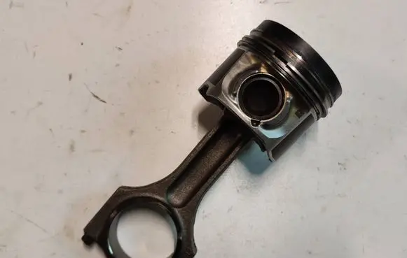 BMW 5 F10 F11 Piston with connecting rod 7805329 11257805329 11248508023