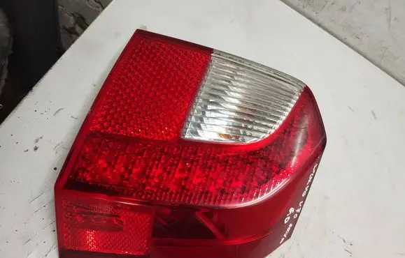 Volvo V70 Rear/tail lights 30698984