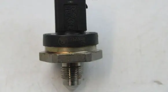 Fuel pressure sensor