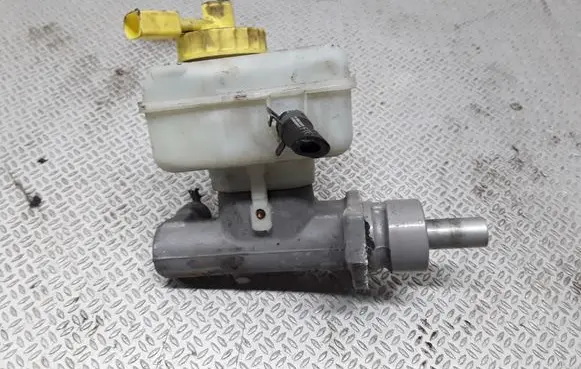 Volkswagen Golf IV Master brake cylinder 21027099