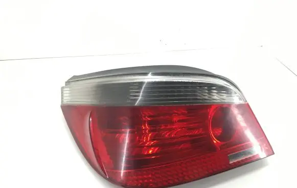 BMW 5 E60 E61 Rear/tail lights 2VP008679 6910767