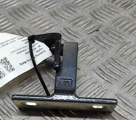 Tesla Model Y Rear door lower hinge 149749400C