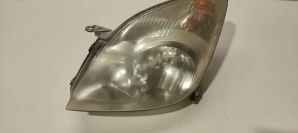 Toyota Corolla Verso E121 Headlight/headlamp