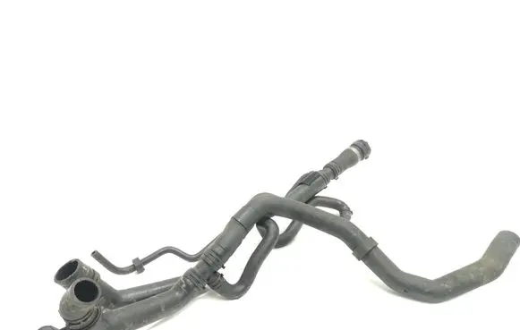 Engine coolant pipe/hose