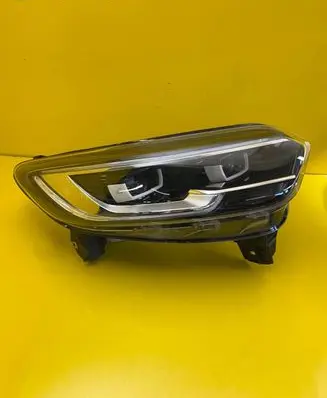 Renault Kadjar Headlight/headlamp 260105570R