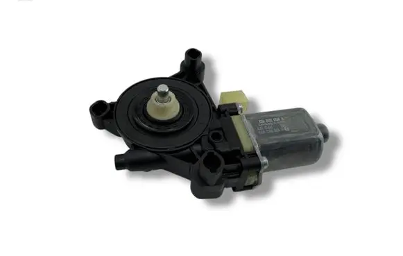 Audi Q2 - Front door window regulator motor 5Q0959802C 15072022