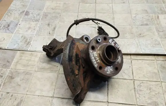 Seat Alhambra (Mk1) Front wheel hub