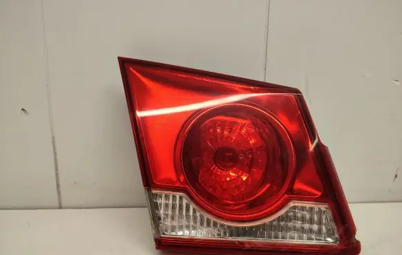 Chevrolet Cruze Tailgate rear/tail lights 10F17N