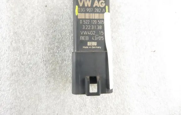 Volkswagen Golf Plus Glow plug pre-heat relay 03G907282A