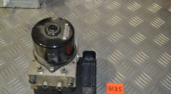 Volvo C30 ABS Pump 30794730AA 30794728