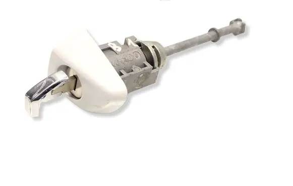 Peugeot 2008 II Front door lock (next to the handle)