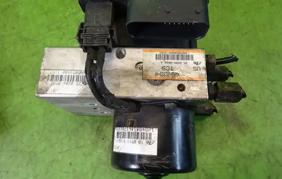 Jaguar S-Type ABS Pump XW432C333AF