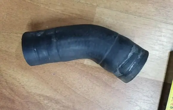 Audi A6 S6 C6 4F Engine coolant pipe/hose 079121057L