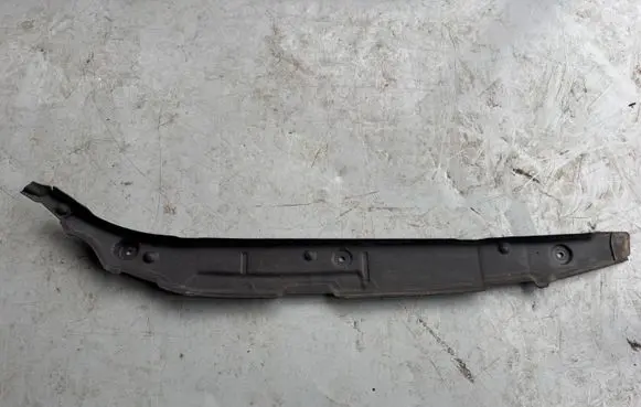 Audi Q8 Fender end trim 4M8821111