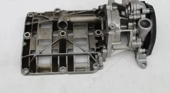 BMW 3 E90 E91 Oil pump 7810451 7798014